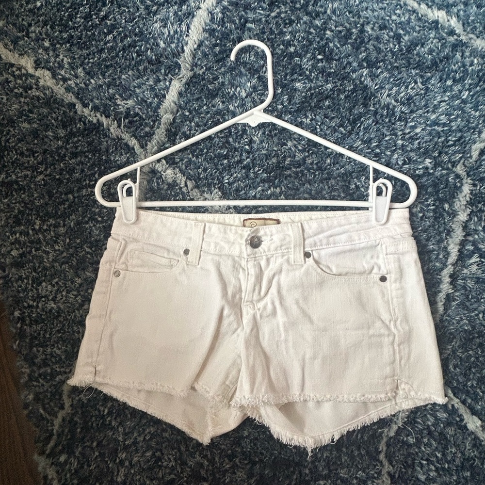 VINTAGE - PAIGE White Jean Shorts Distressed Raw-Edge Hem